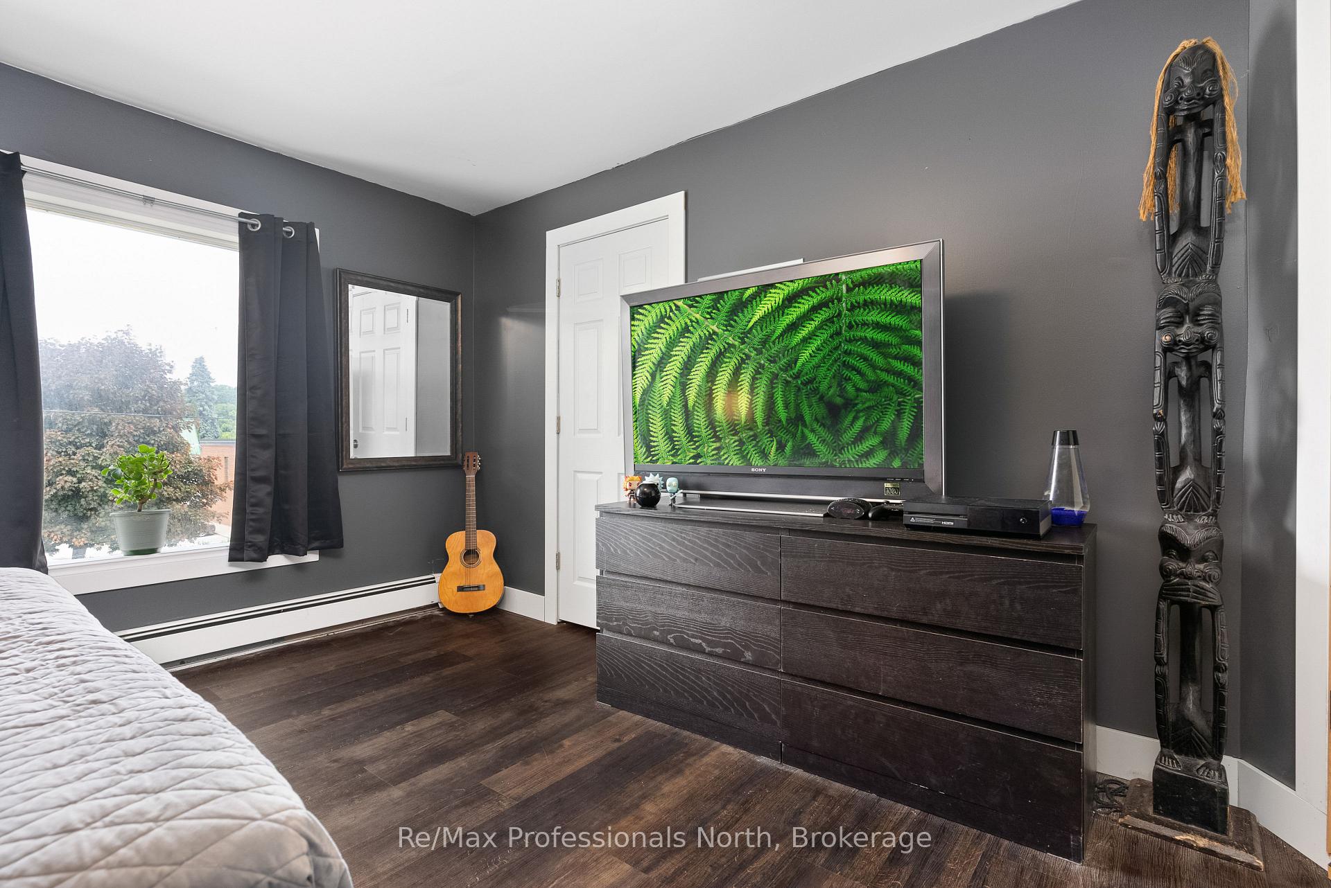 Photo 28 of 73 Coldwater Street E, Orillia — HOMEH