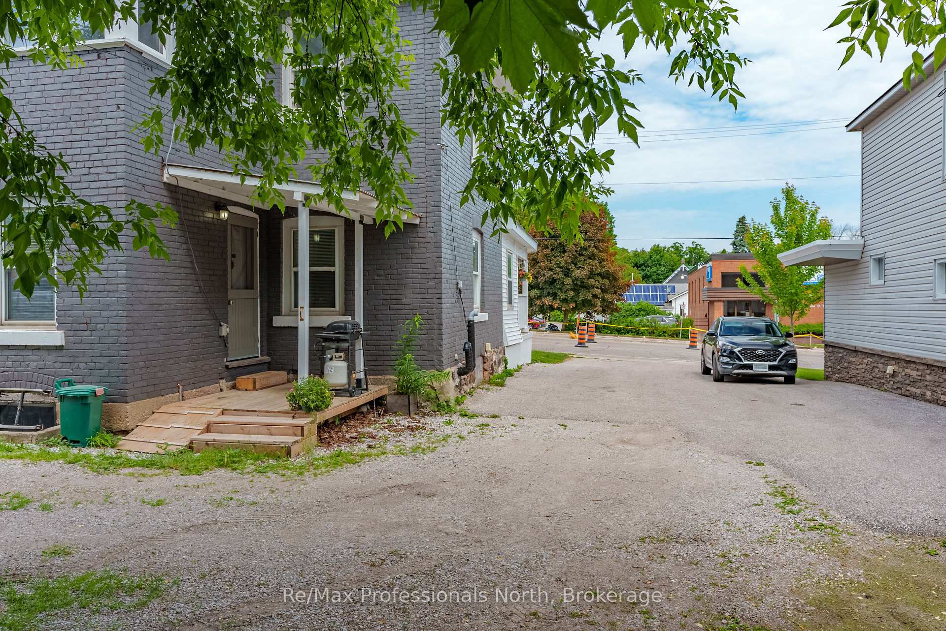 Photo 40 of 73 Coldwater Street E, Orillia — HOMEH