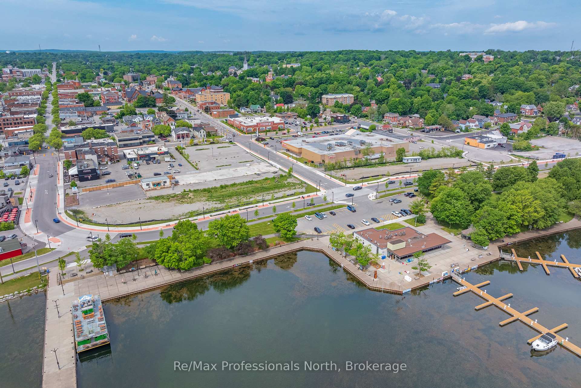 Photo 49 of 73 Coldwater Street E, Orillia — HOMEH