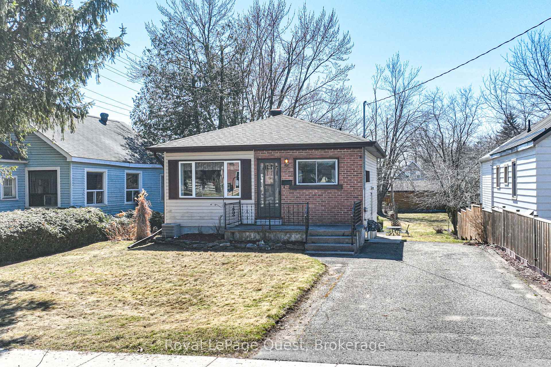 Photo 1 of 333 Moffat Street, Orillia — HOMEH