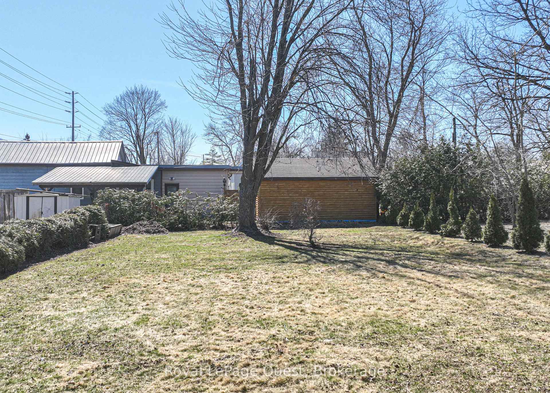 Photo 3 of 333 Moffat Street, Orillia — HOMEH