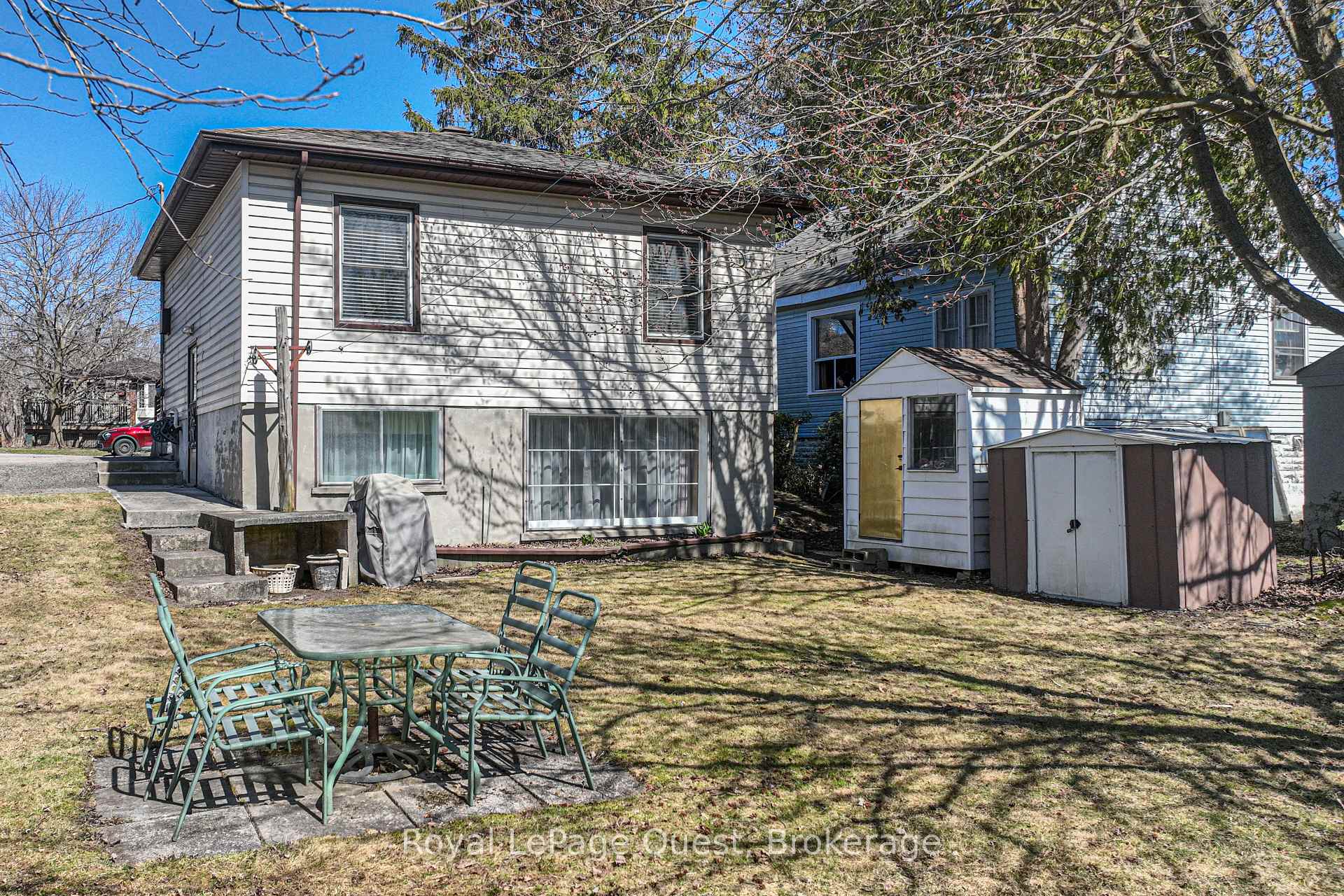 Photo 5 of 333 Moffat Street, Orillia — HOMEH