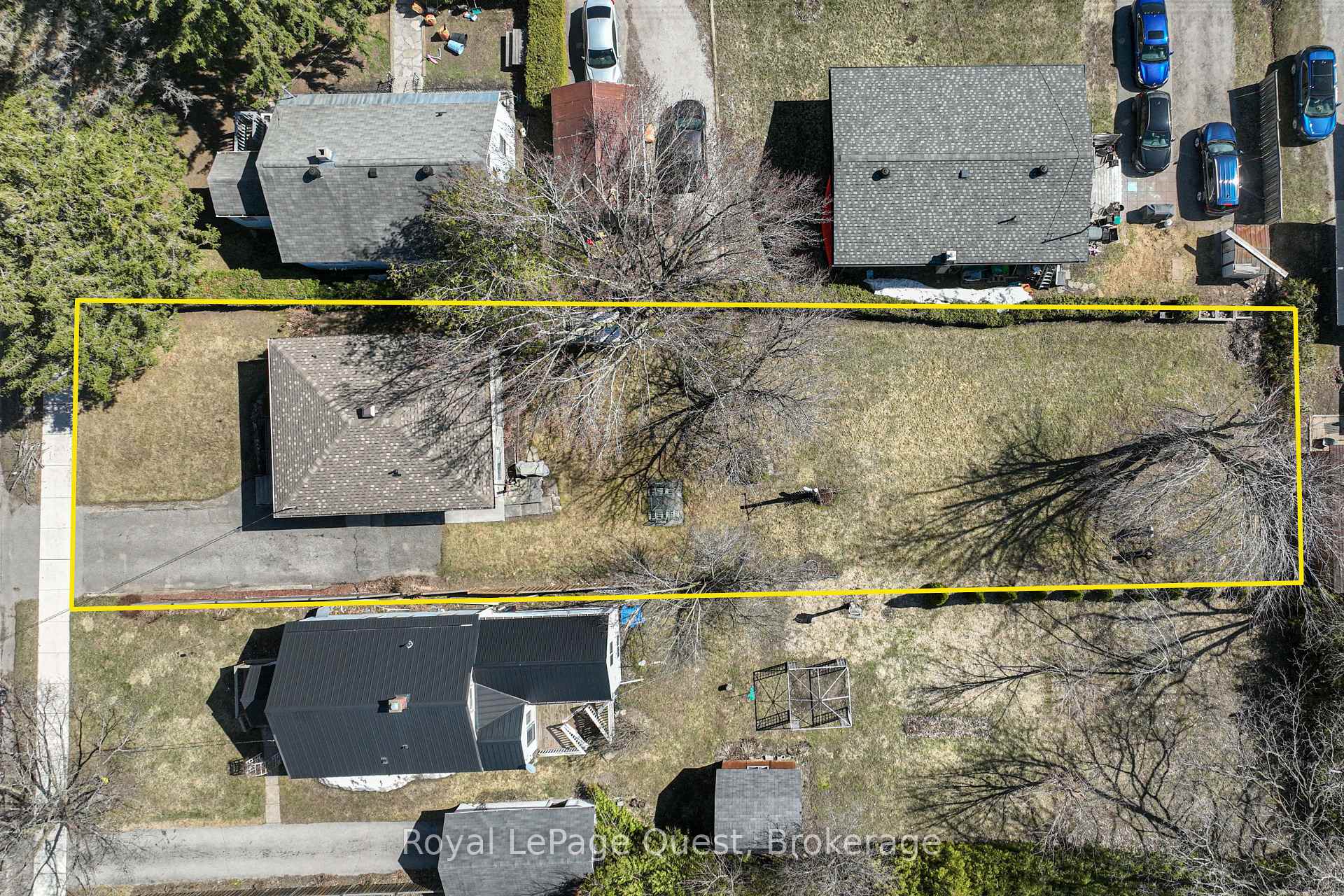 Photo 7 of 333 Moffat Street, Orillia — HOMEH