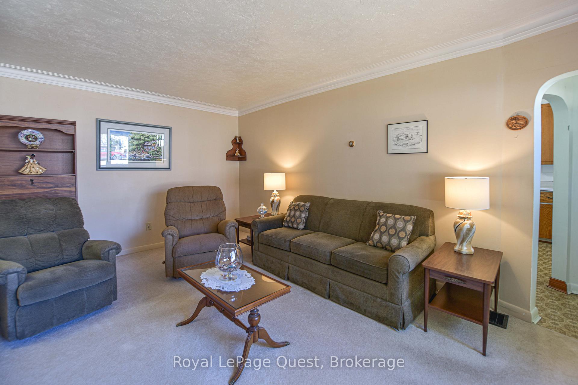 Photo 10 of 333 Moffat Street, Orillia — HOMEH