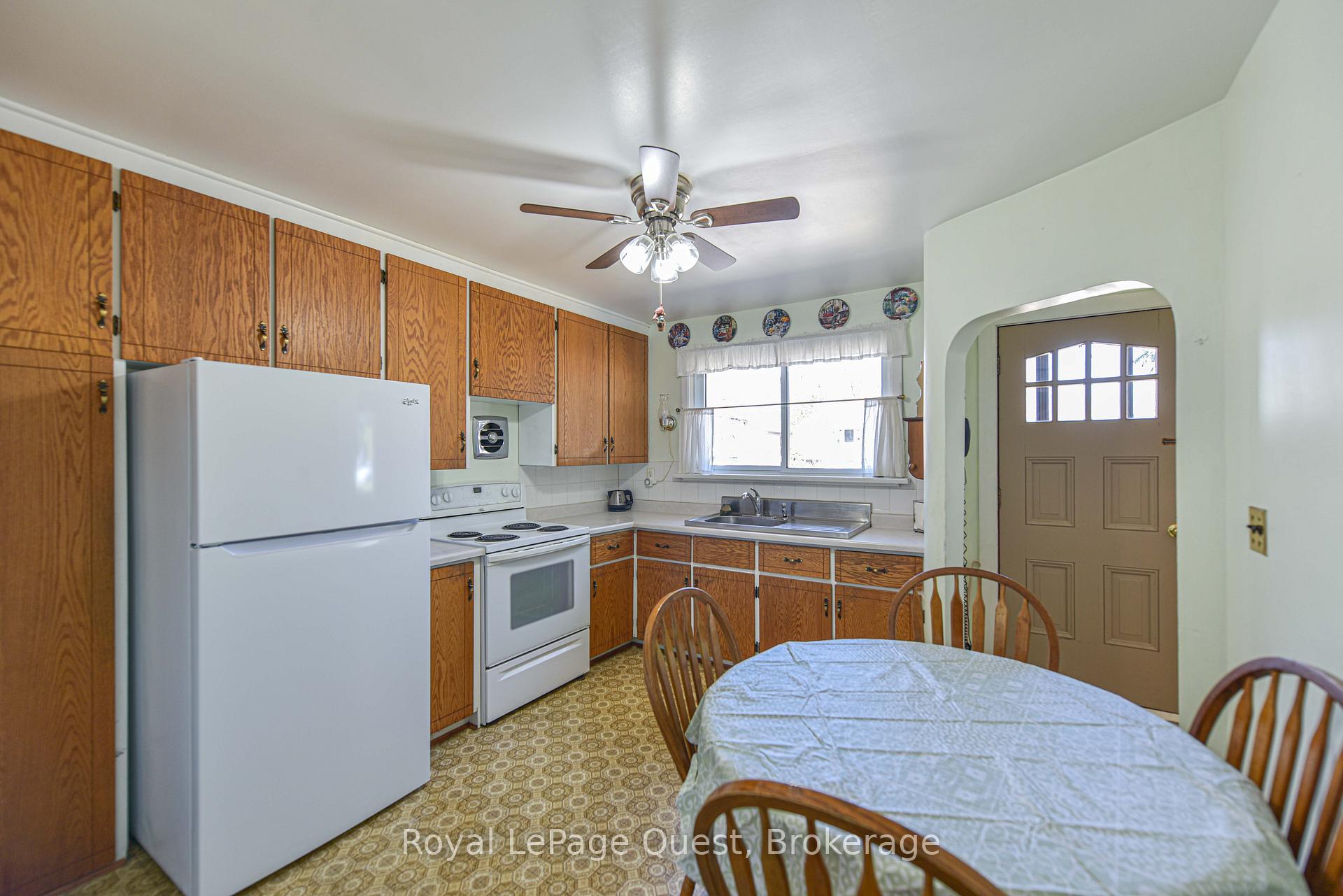 Photo 13 of 333 Moffat Street, Orillia — HOMEH