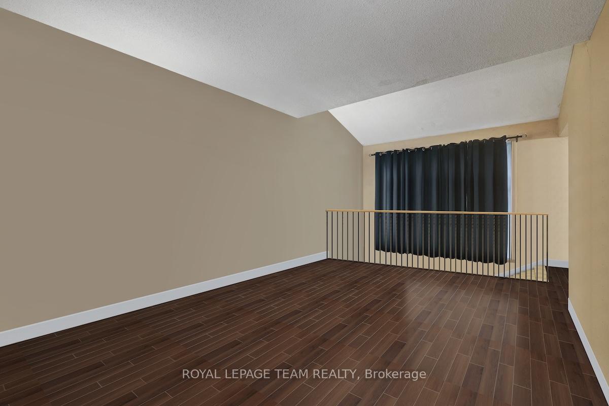 Photo 3 of 613 Latour Crescent, Ottawa, Fallingbrook/Gardenway South — HOMEH