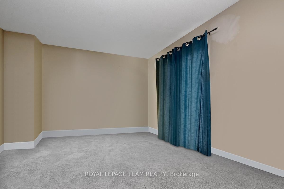 Photo 8 of 613 Latour Crescent, Ottawa, Fallingbrook/Gardenway South — HOMEH