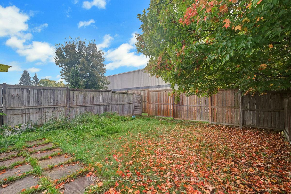 Photo 15 of 613 Latour Crescent, Ottawa, Fallingbrook/Gardenway South — HOMEH