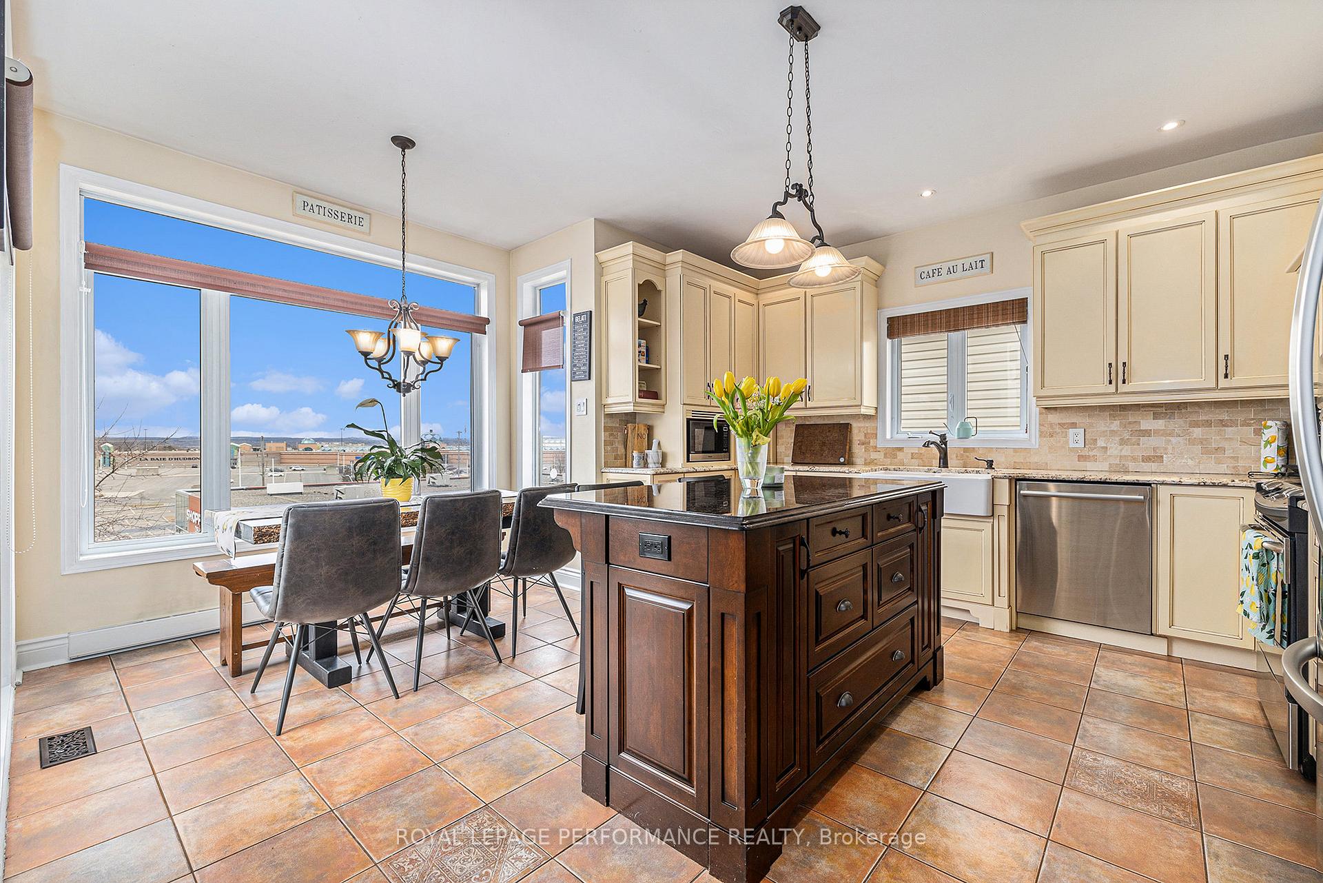 Photo 3 of 6899 Edgar Brault Street, Ottawa, Orleans/Sunridge — HOMEH