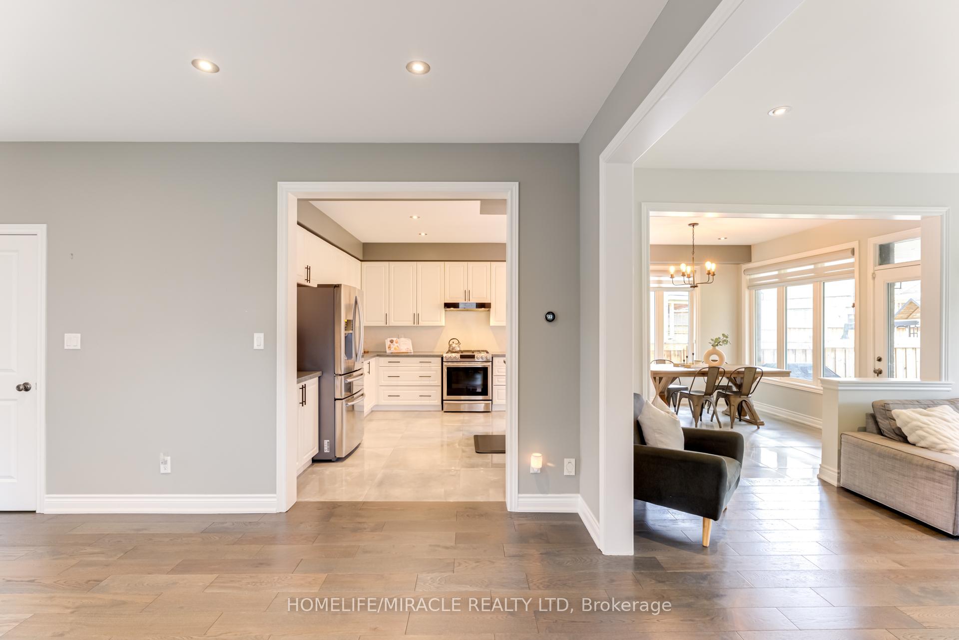 Photo 4 of 54 Hoard Avenue, New Tecumseth, Alliston — HOMEH