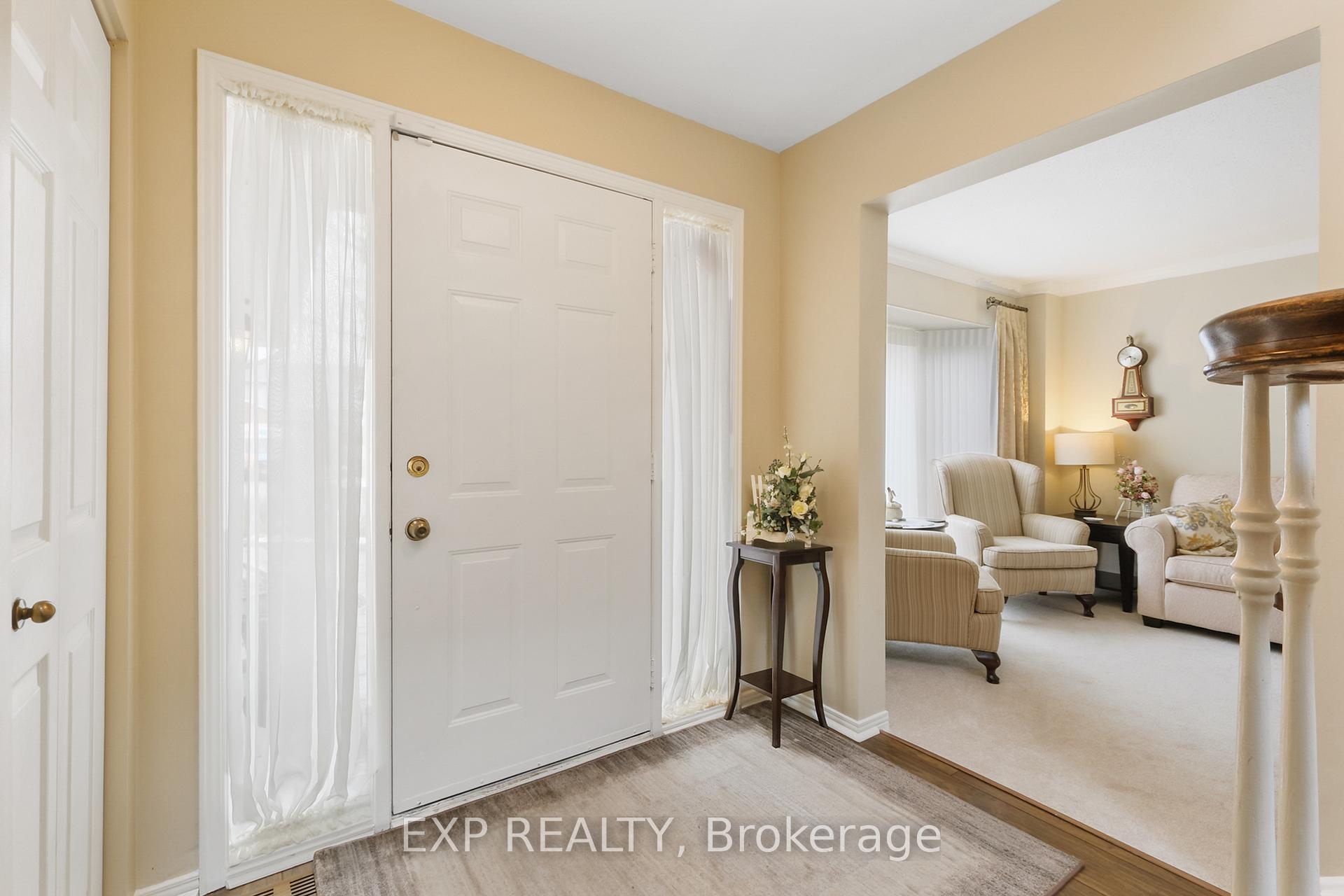 Photo 2 of 6182 Voyageur Drive, Ottawa, Convent Glen — HOMEH