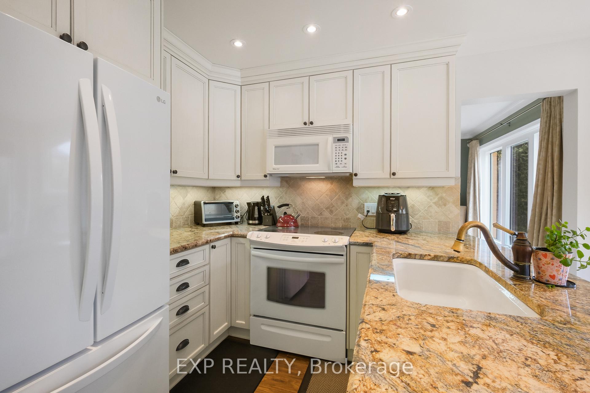 Photo 8 of 6182 Voyageur Drive, Ottawa, Convent Glen — HOMEH