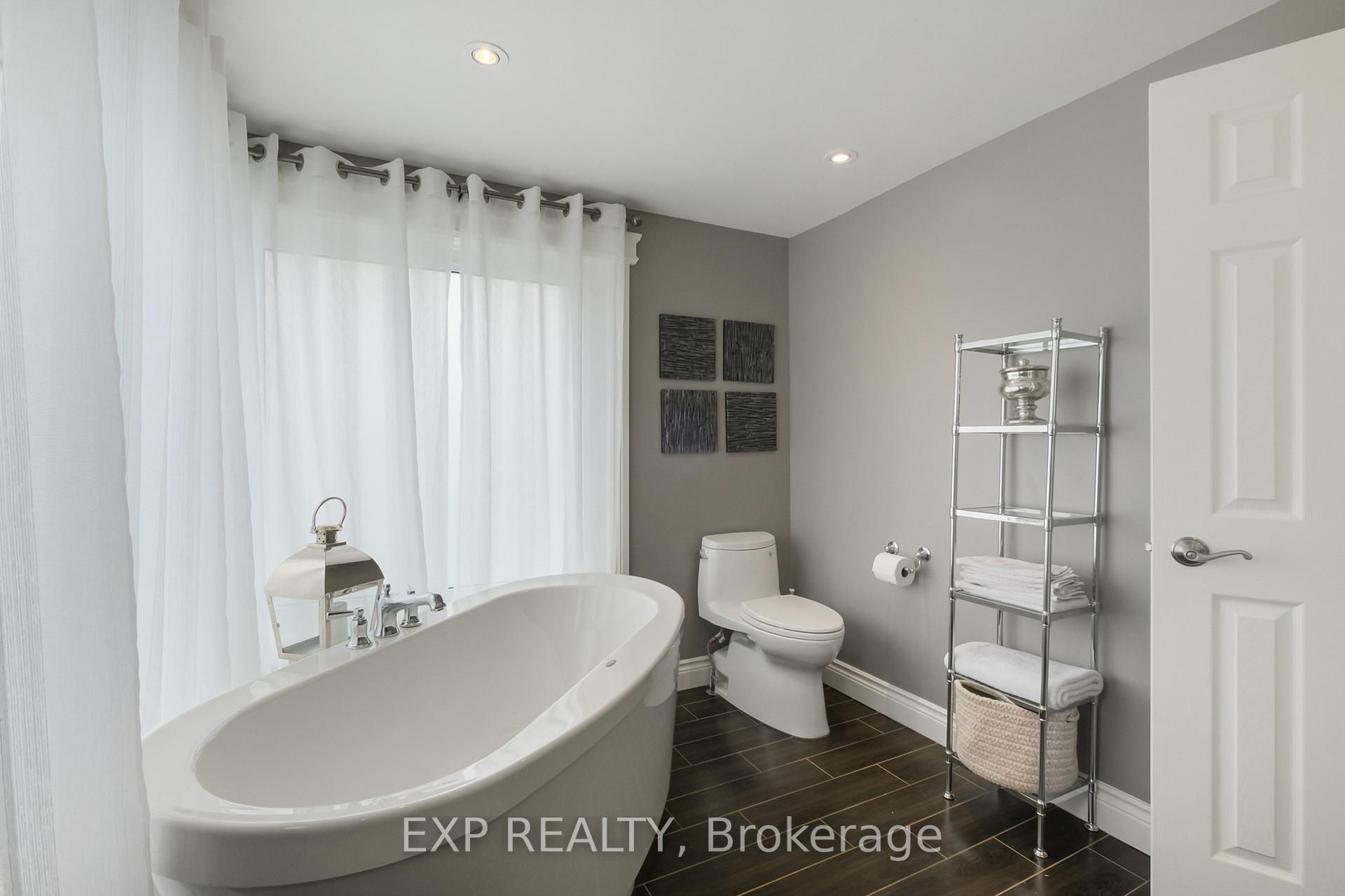 Photo 15 of 6182 Voyageur Drive, Ottawa, Convent Glen — HOMEH