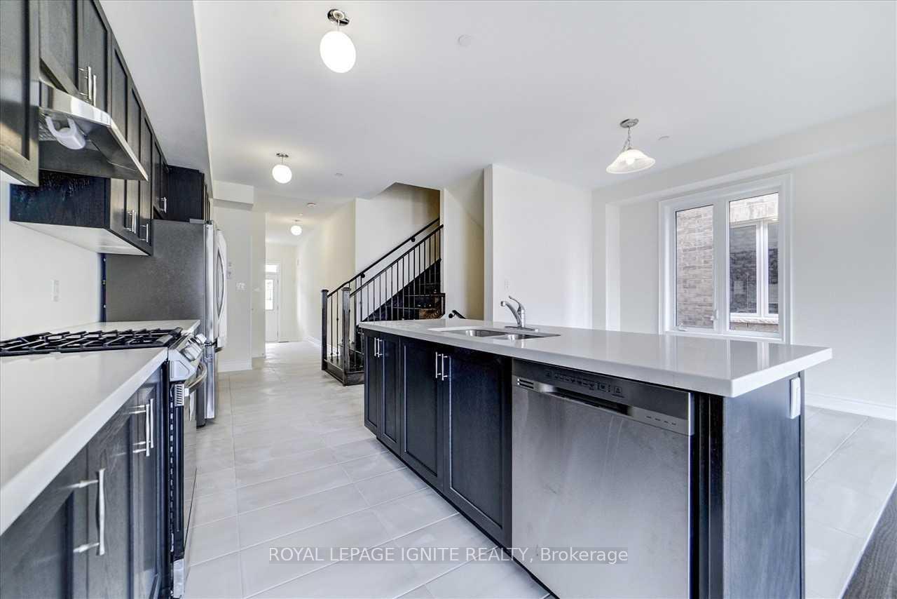 Photo 5 of 66 Erintol Way, Markham, Cedarwood — HOMEH
