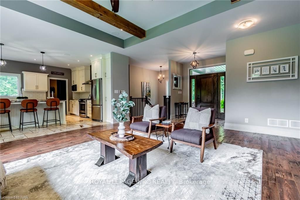 Photo 10 of 1161 Effingham St, Pelham, Fonthill — HOMEH