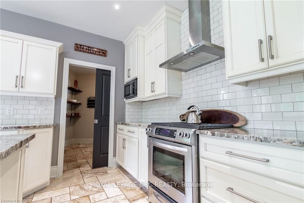 Photo 17 of 1161 Effingham St, Pelham, Fonthill — HOMEH