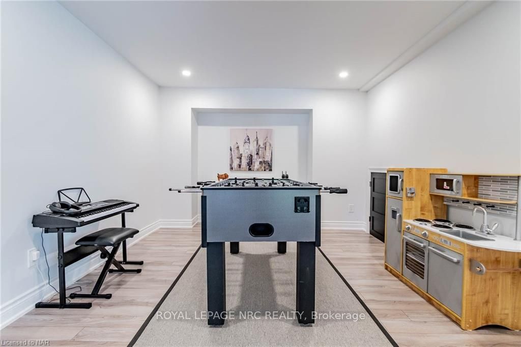 Photo 37 of 1161 Effingham St, Pelham, Fonthill — HOMEH
