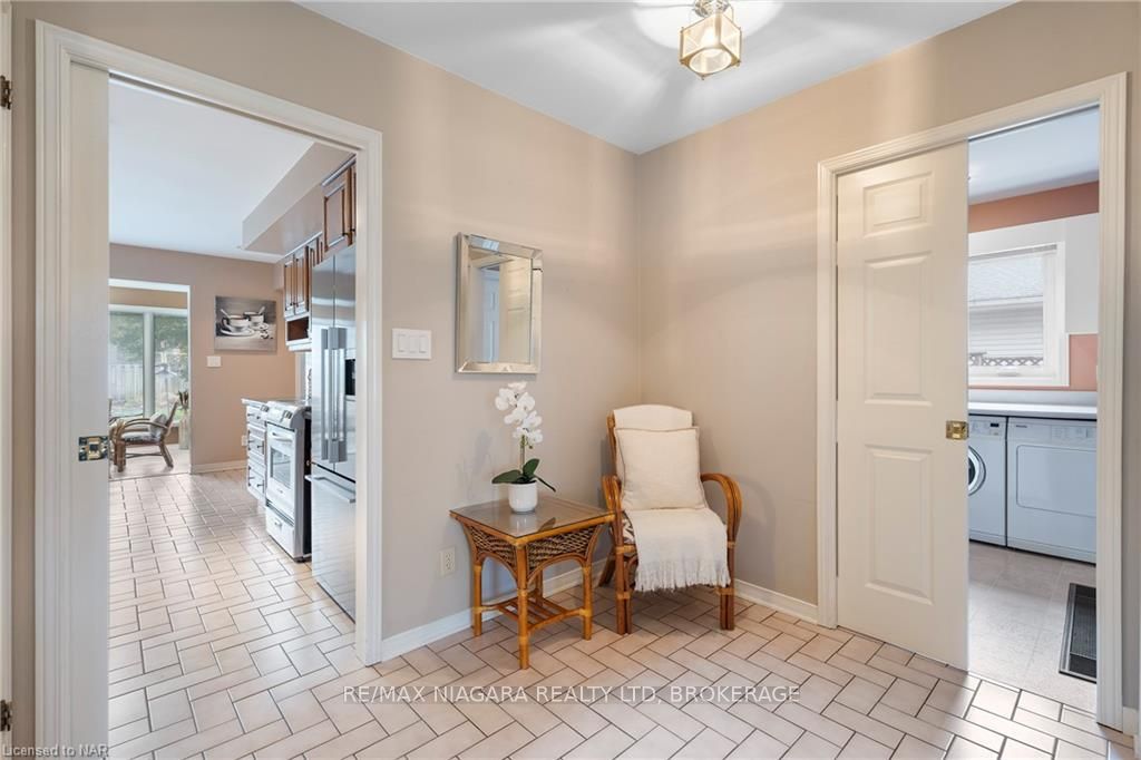 Photo 15 of 3 Townsend Circle, Pelham, Fonthill — HOMEH