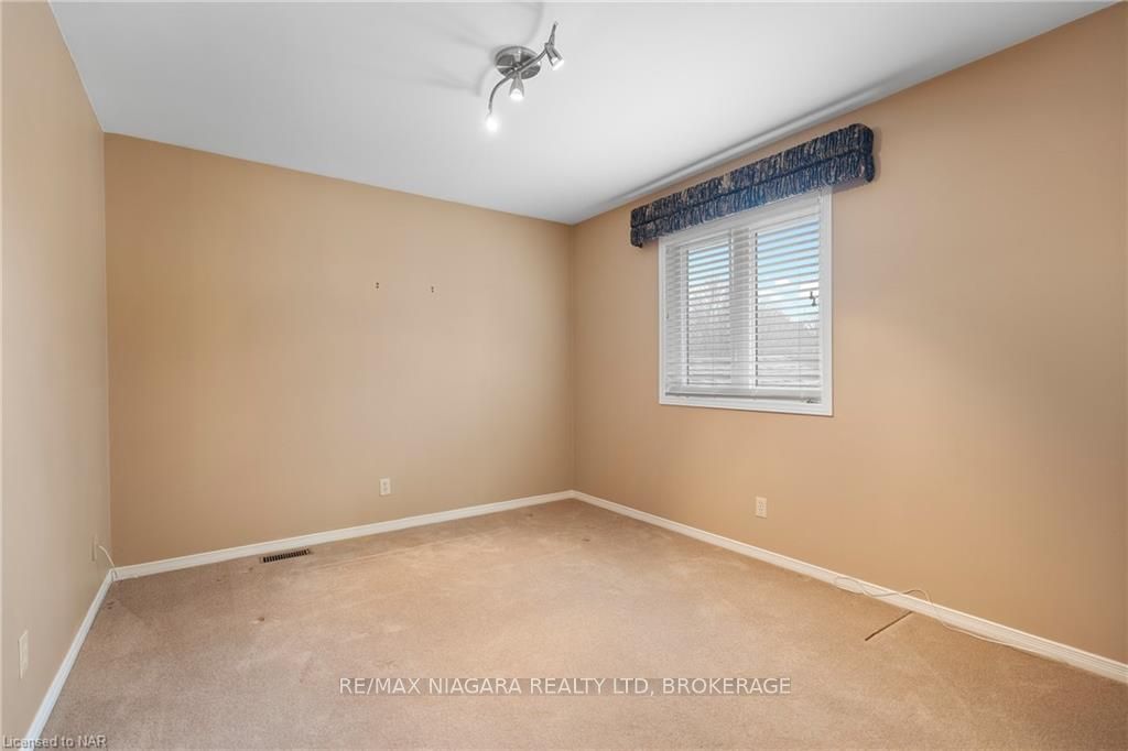 Photo 28 of 3 Townsend Circle, Pelham, Fonthill — HOMEH