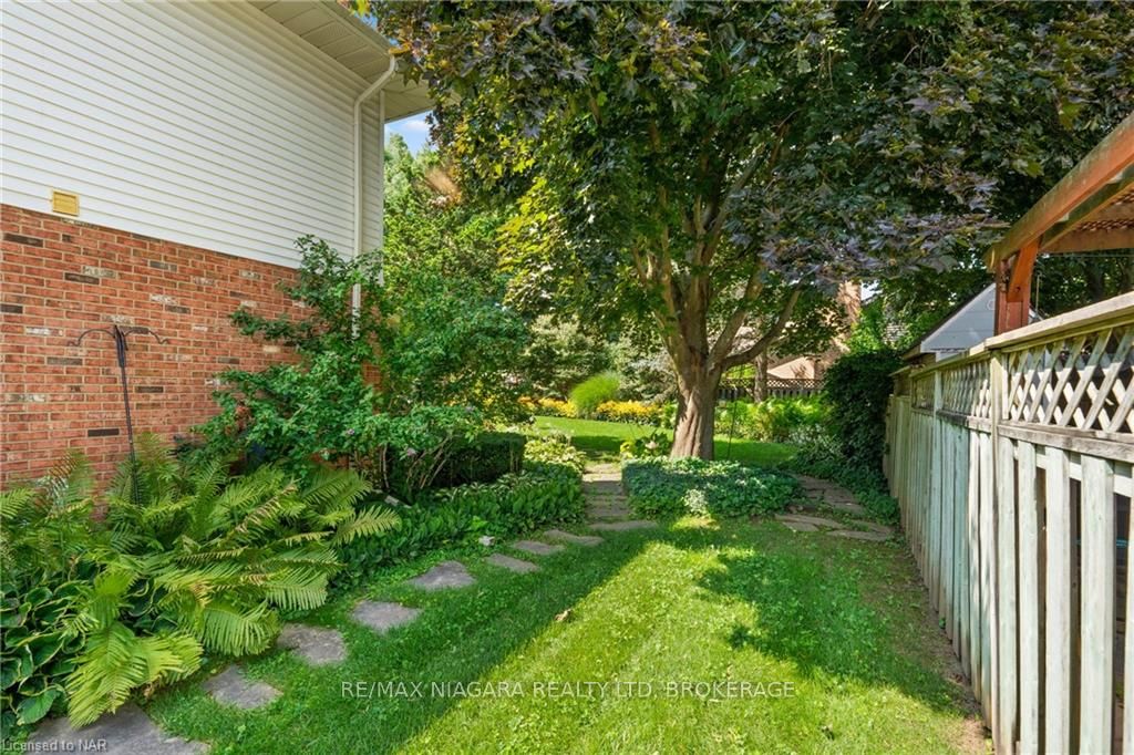 Photo 45 of 3 Townsend Circle, Pelham, Fonthill — HOMEH