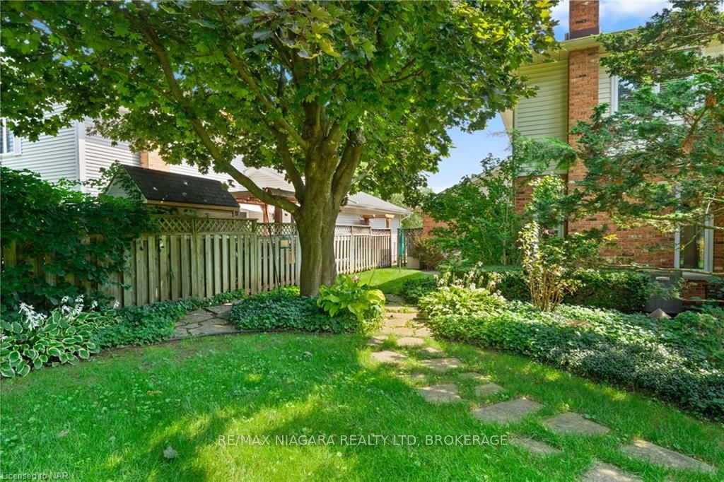 Photo 46 of 3 Townsend Circle, Pelham, Fonthill — HOMEH