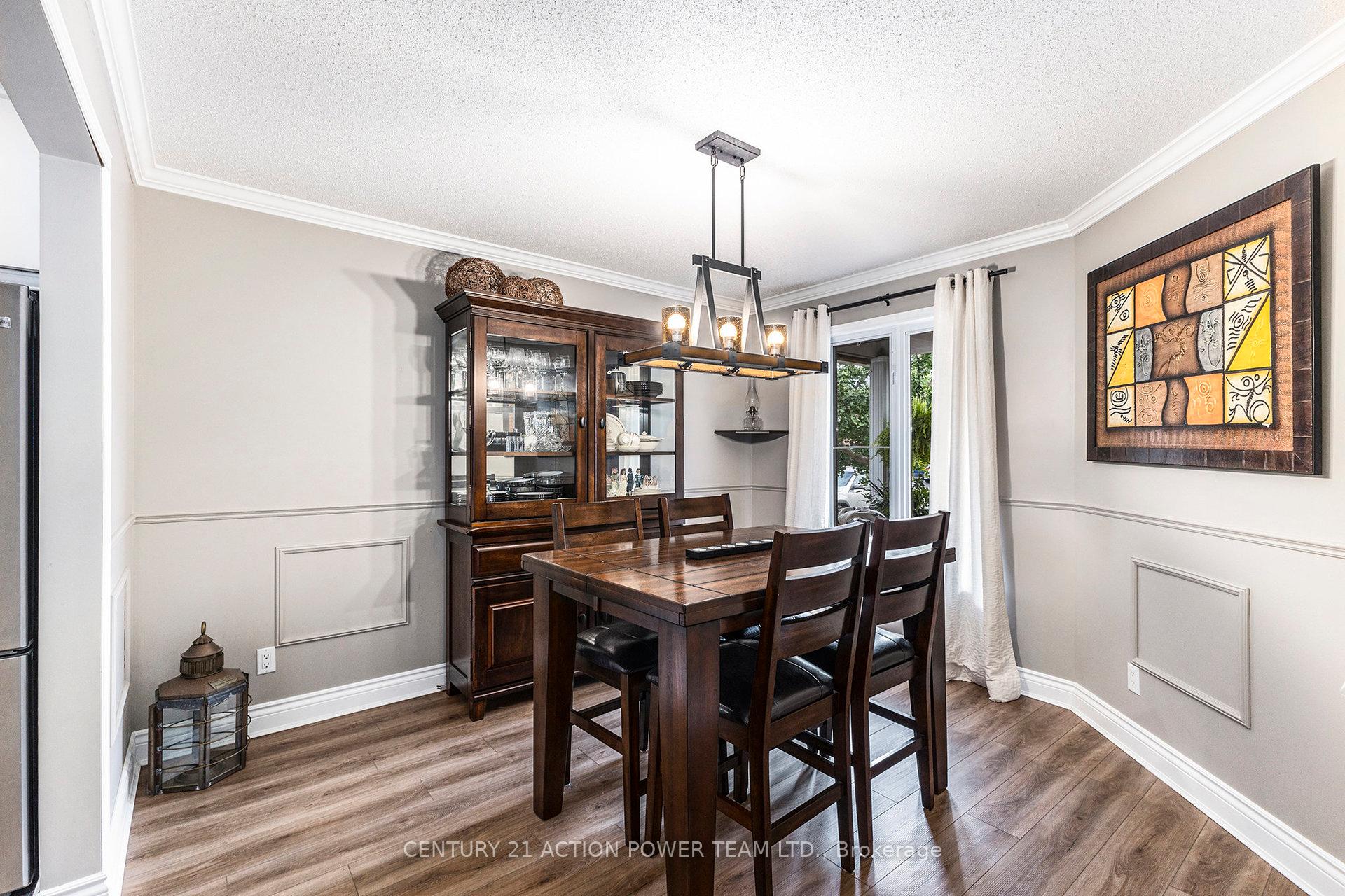 Photo 8 of 1017 Sheenboro Crescent, Ottawa, Fallingbrook/Pineridge — HOMEH