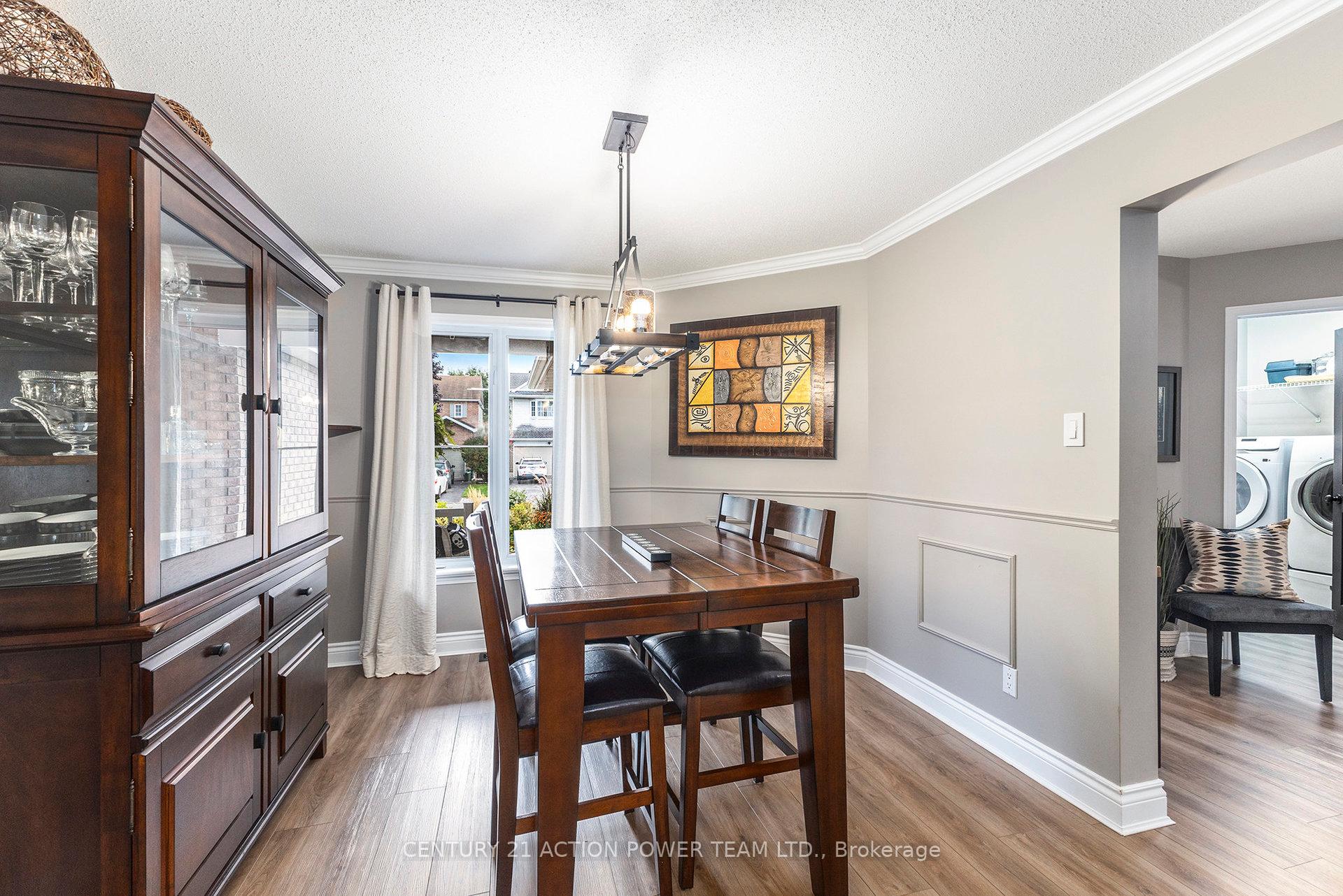 Photo 9 of 1017 Sheenboro Crescent, Ottawa, Fallingbrook/Pineridge — HOMEH