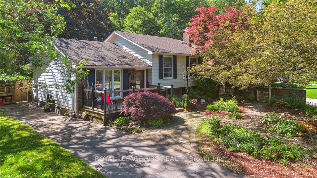 Photo 1 of 4 Fallingbrook Drive, Pelham, Fonthill — HOMEH