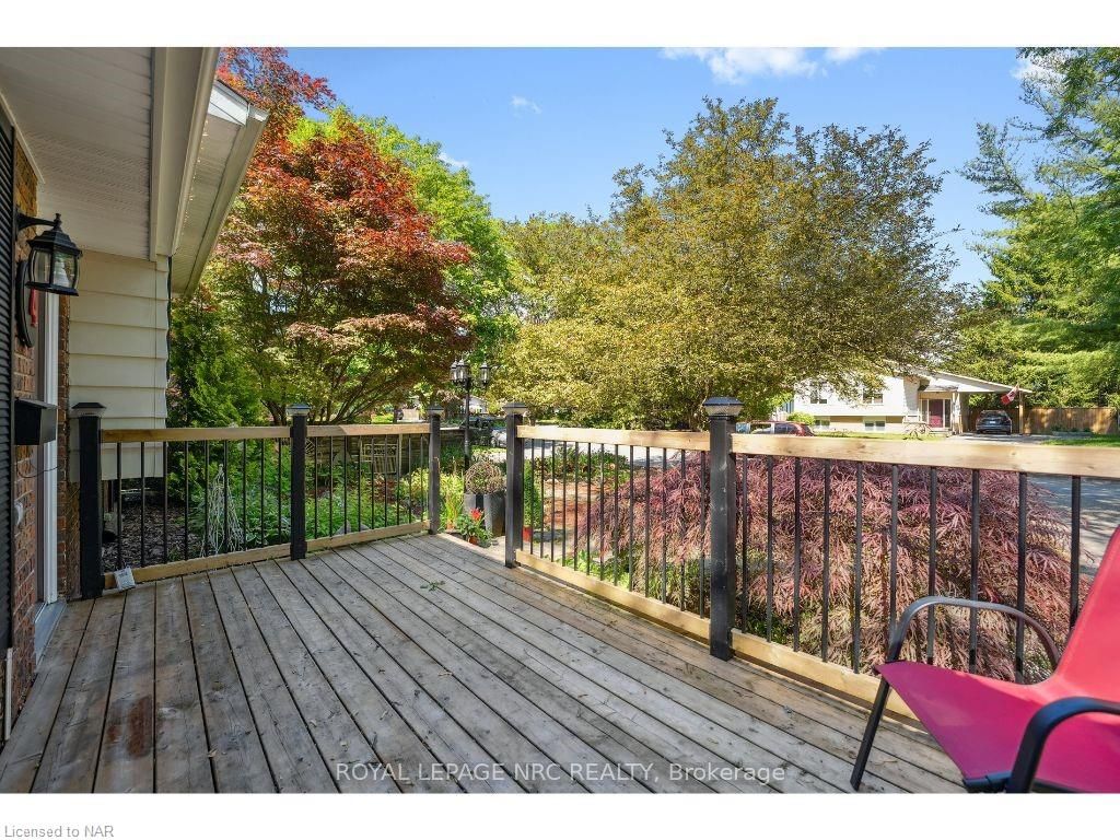 Photo 9 of 4 Fallingbrook Drive, Pelham, Fonthill — HOMEH