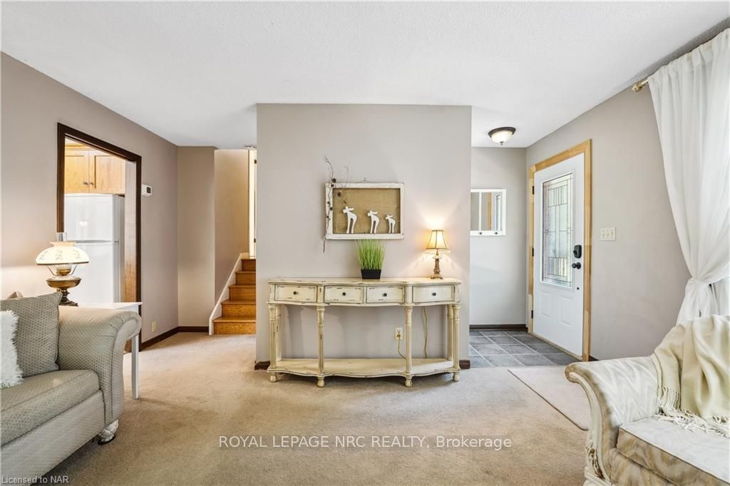 Photo 14 of 4 Fallingbrook Drive, Pelham, Fonthill — HOMEH