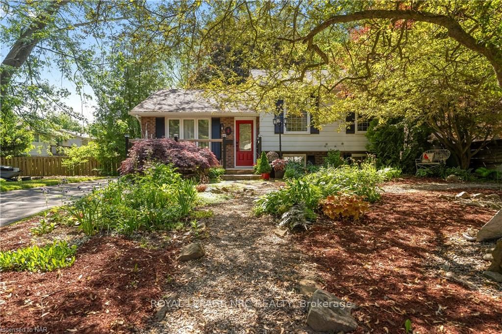 Photo 4 of 4 Fallingbrook Drive, Pelham, Fonthill — HOMEH