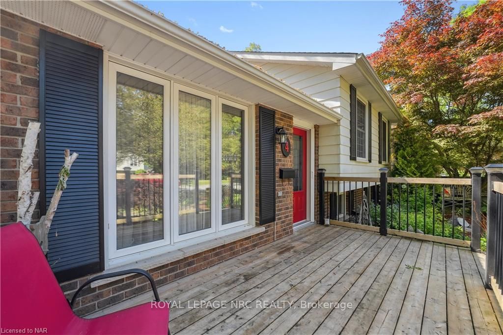 Photo 10 of 4 Fallingbrook Drive, Pelham, Fonthill — HOMEH