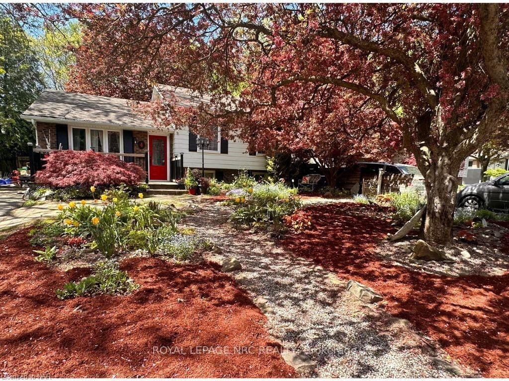 Photo 3 of 4 Fallingbrook Drive, Pelham, Fonthill — HOMEH