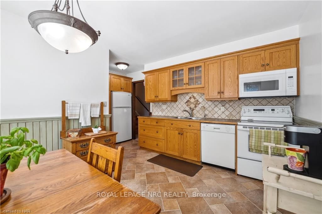 Photo 17 of 4 Fallingbrook Drive, Pelham, Fonthill — HOMEH