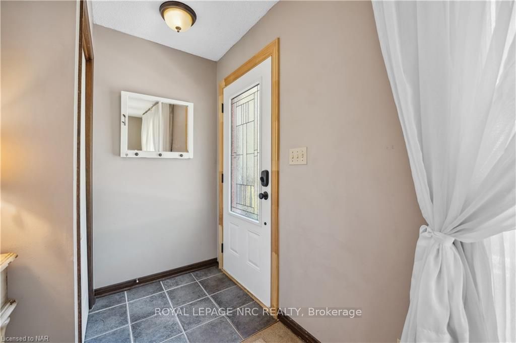 Photo 11 of 4 Fallingbrook Drive, Pelham, Fonthill — HOMEH