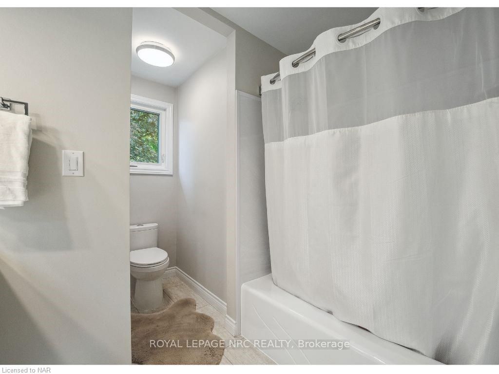 Photo 21 of 4 Fallingbrook Drive, Pelham, Fonthill — HOMEH