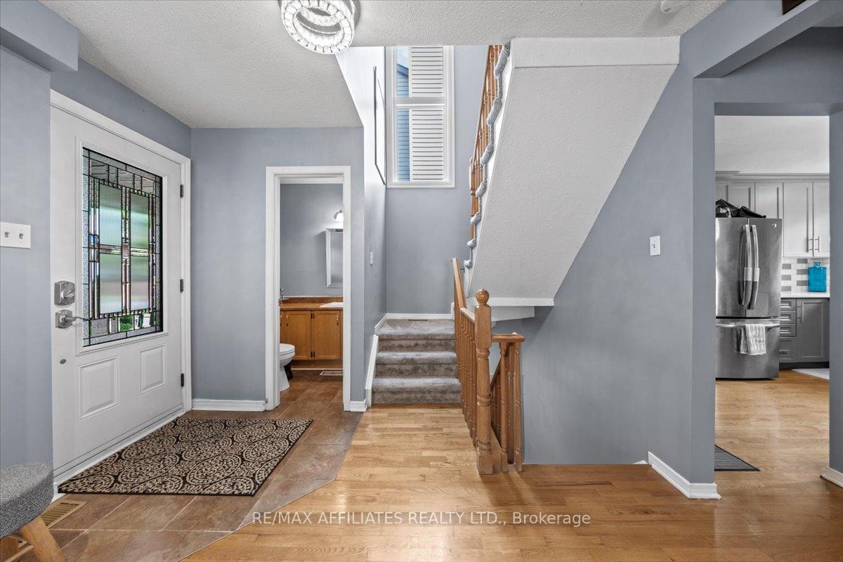 Photo 7 of 300 Sylvie Terrace, Ottawa, Bilberry Creek/Queenswood Heights — HOMEH