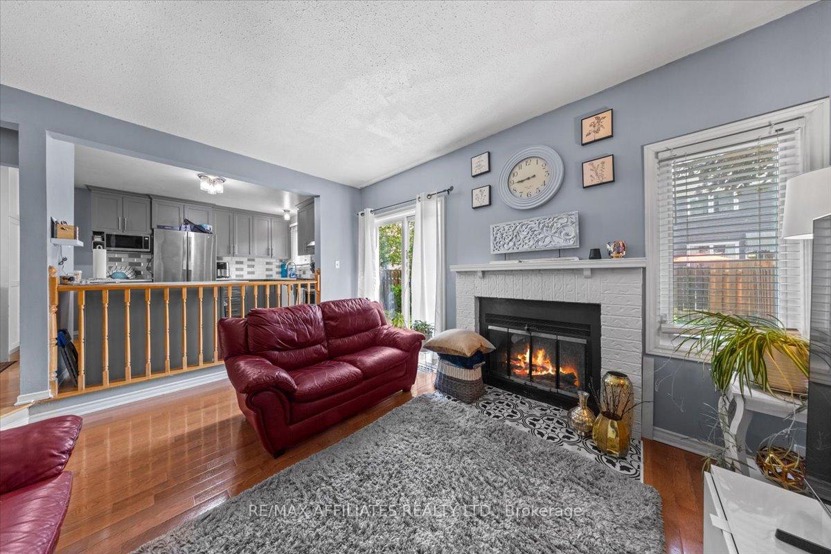 Photo 15 of 300 Sylvie Terrace, Ottawa, Bilberry Creek/Queenswood Heights — HOMEH
