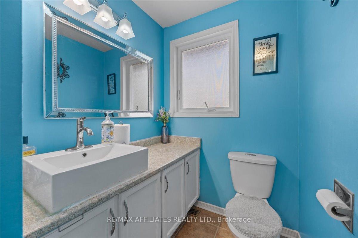 Photo 24 of 300 Sylvie Terrace, Ottawa, Bilberry Creek/Queenswood Heights — HOMEH