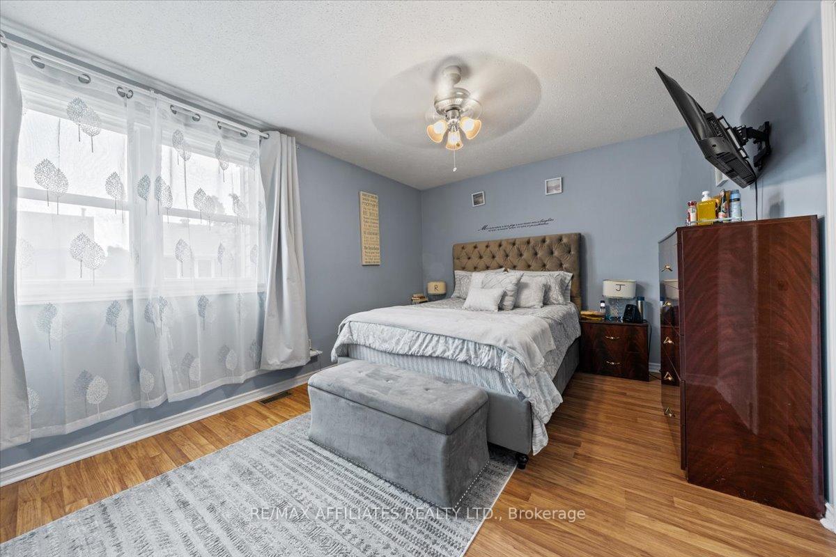 Photo 25 of 300 Sylvie Terrace, Ottawa, Bilberry Creek/Queenswood Heights — HOMEH