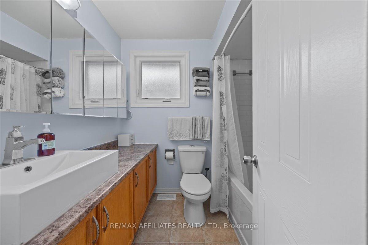 Photo 27 of 300 Sylvie Terrace, Ottawa, Bilberry Creek/Queenswood Heights — HOMEH