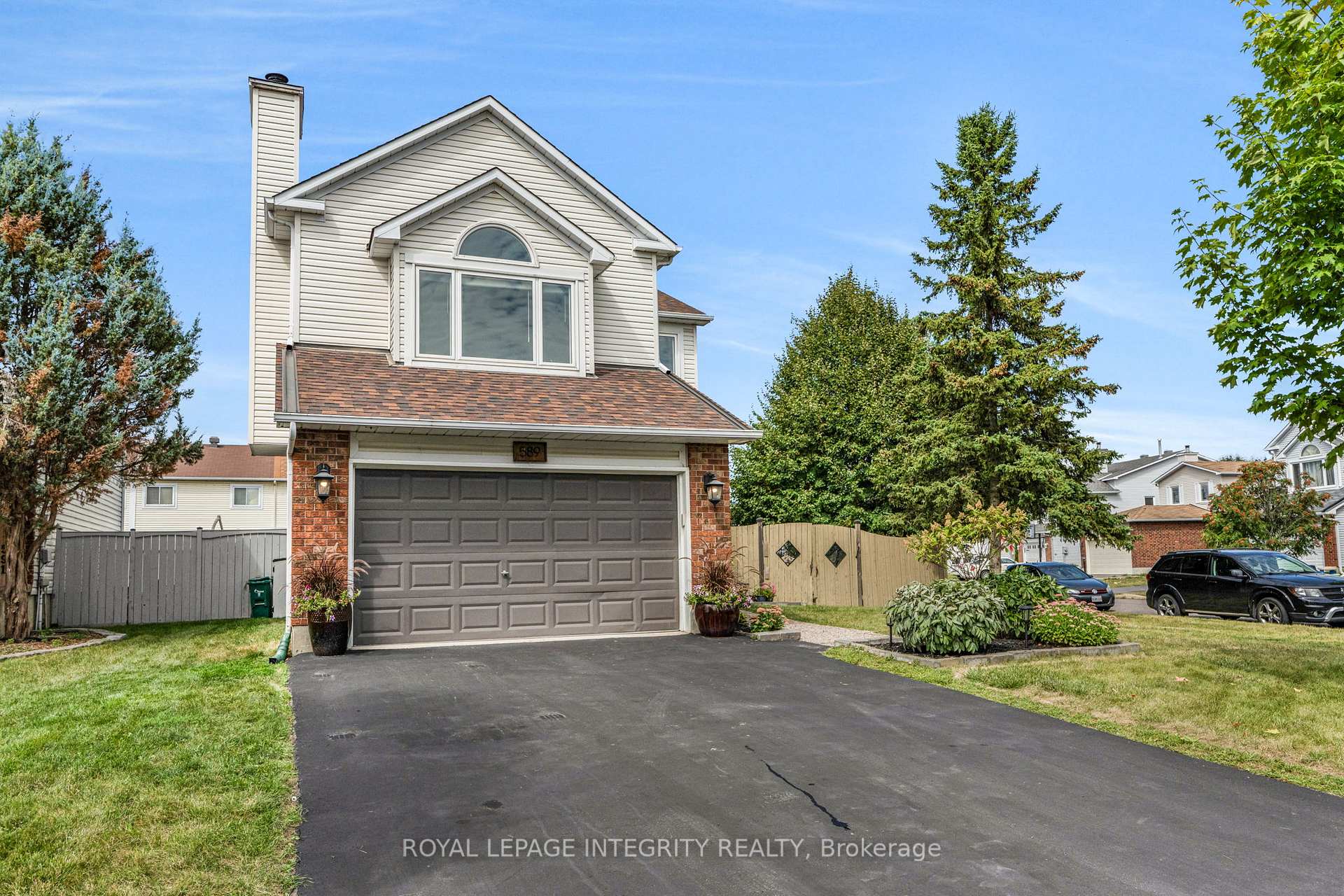 Photo 4 of 589 Pocono Crescent, Ottawa, Fallingbrook/Gardenway South — HOMEH
