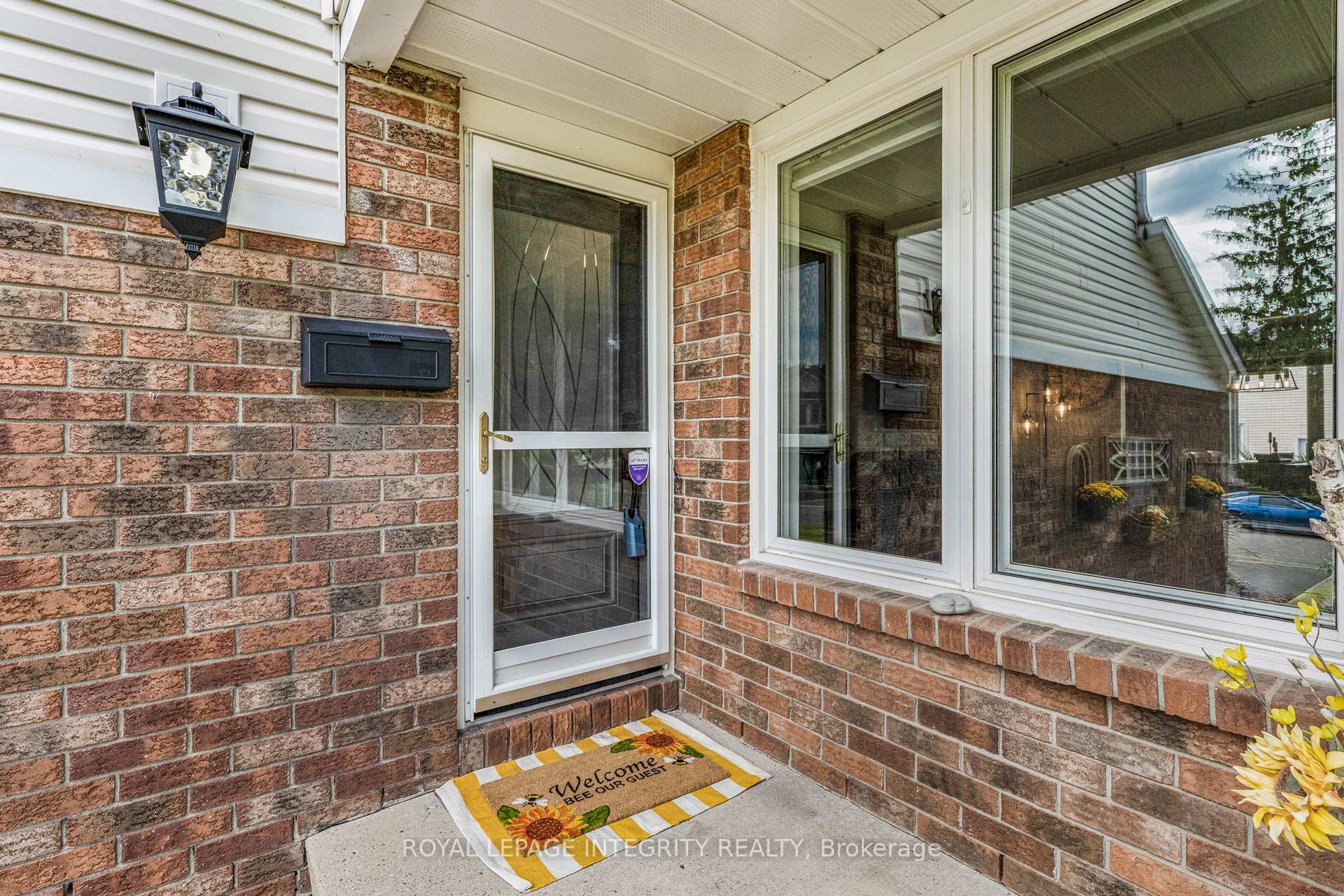 Photo 5 of 589 Pocono Crescent, Ottawa, Fallingbrook/Gardenway South — HOMEH