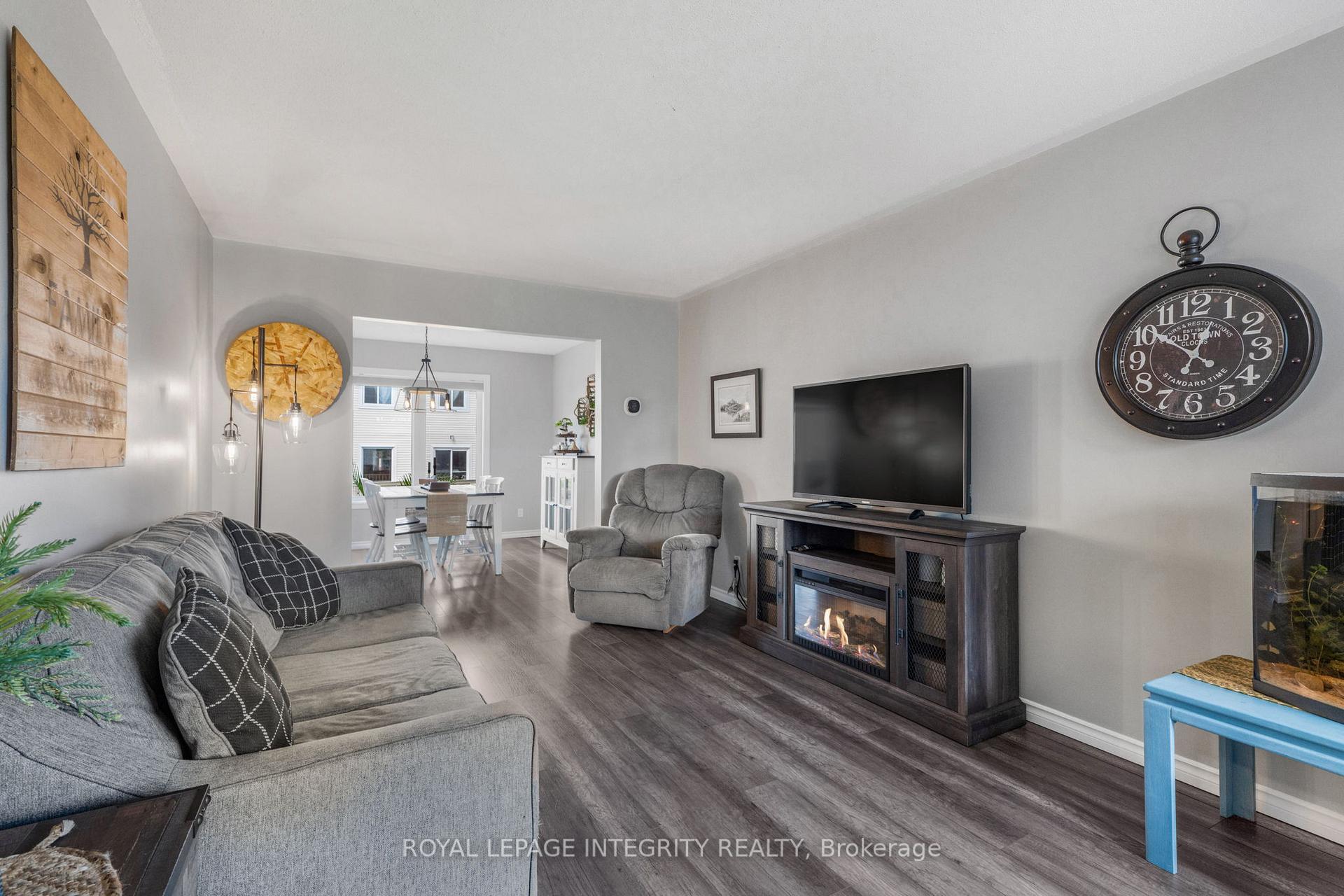 Photo 8 of 589 Pocono Crescent, Ottawa, Fallingbrook/Gardenway South — HOMEH