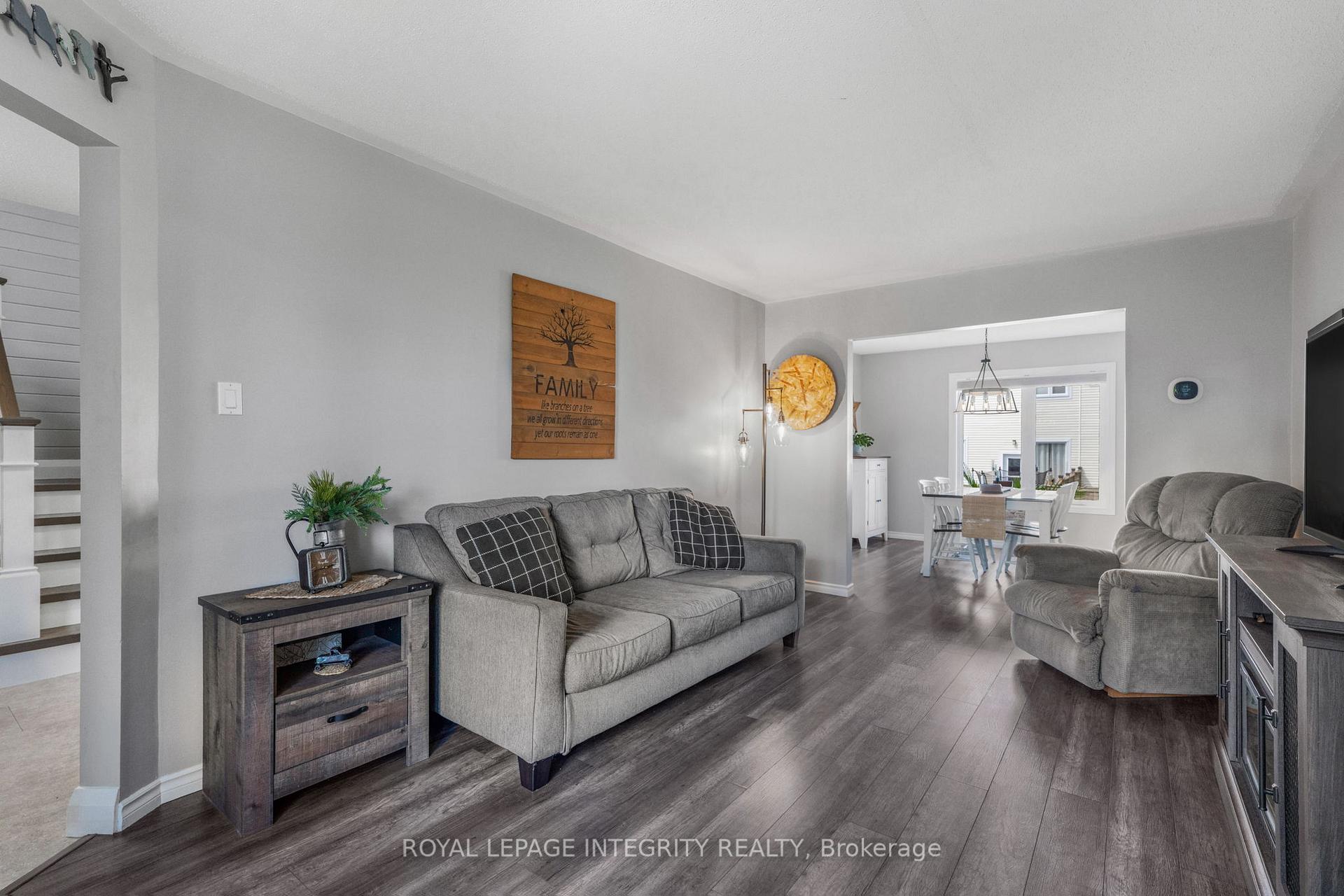 Photo 9 of 589 Pocono Crescent, Ottawa, Fallingbrook/Gardenway South — HOMEH