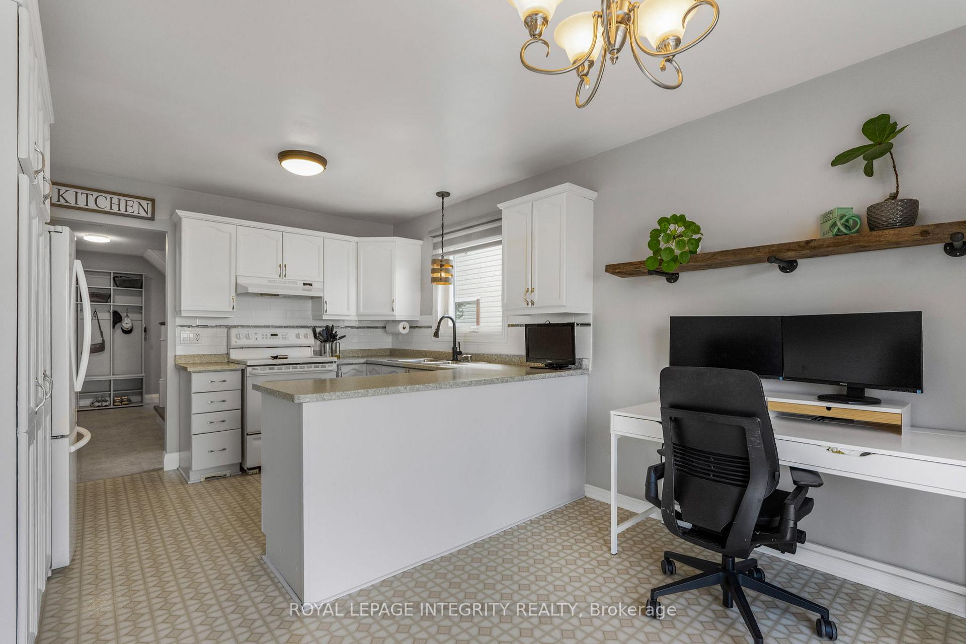 Photo 15 of 589 Pocono Crescent, Ottawa, Fallingbrook/Gardenway South — HOMEH