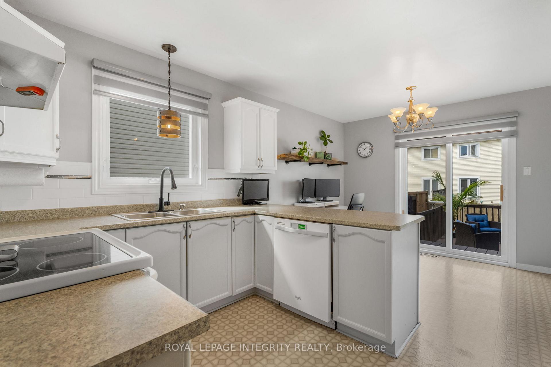 Photo 17 of 589 Pocono Crescent, Ottawa, Fallingbrook/Gardenway South — HOMEH