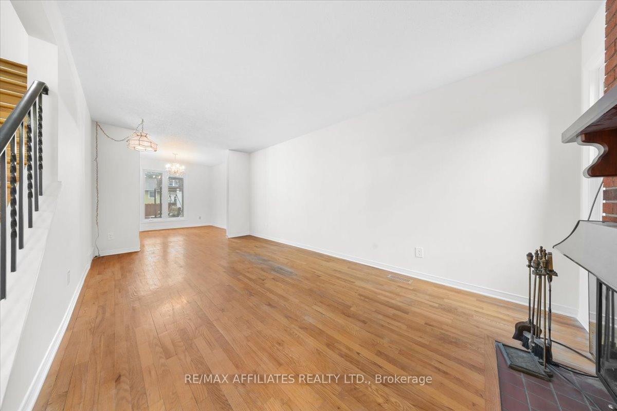 Photo 5 of 1080 Taffy Lane, Ottawa, Convent Glen North — HOMEH