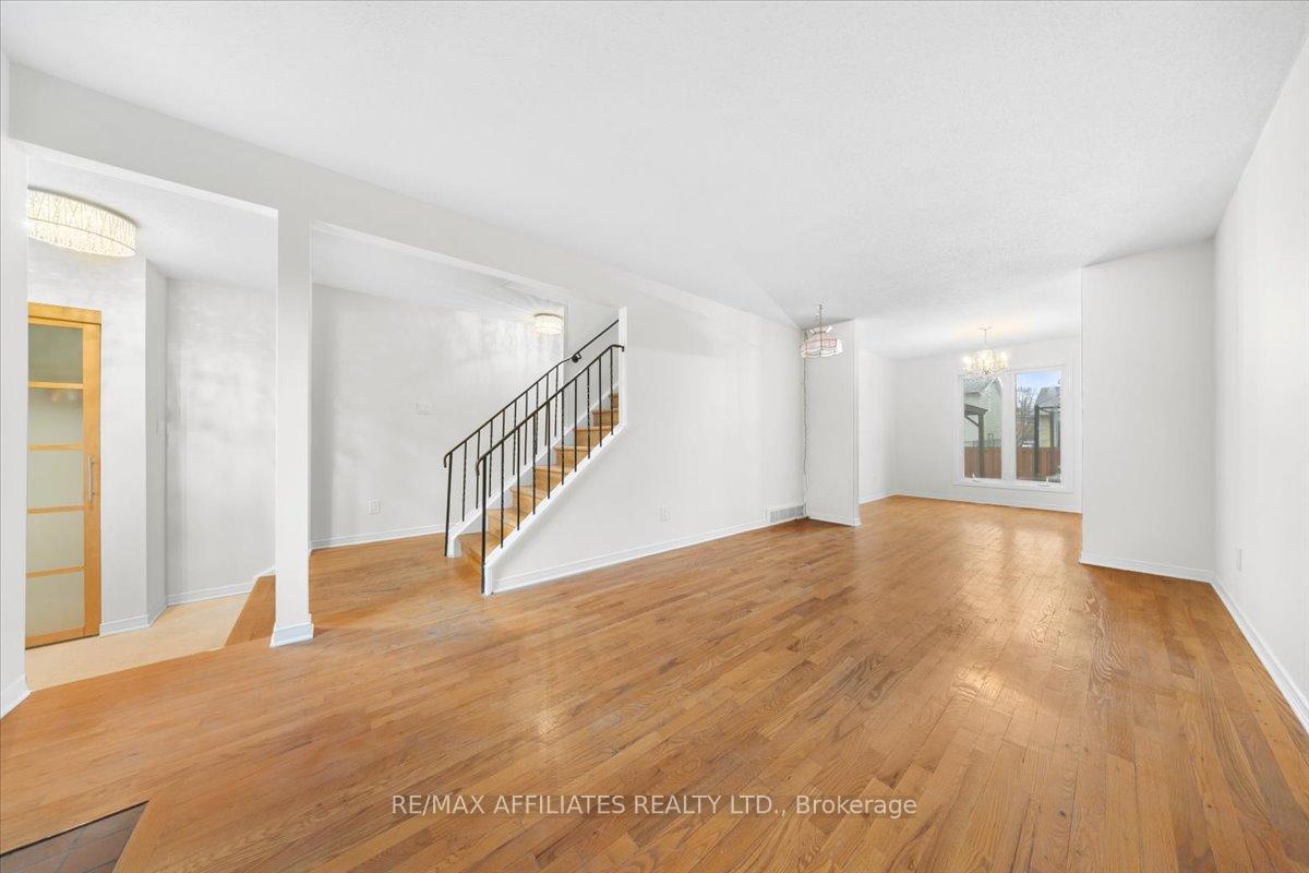 Photo 6 of 1080 Taffy Lane, Ottawa, Convent Glen North — HOMEH