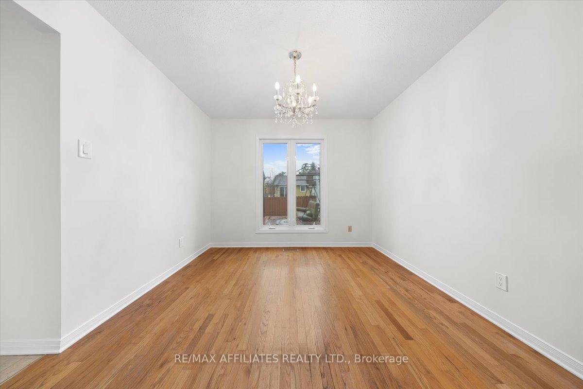 Photo 10 of 1080 Taffy Lane, Ottawa, Convent Glen North — HOMEH
